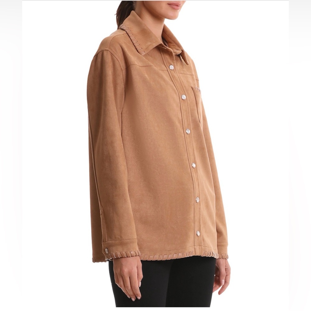 Bagatelle Faux Suede Shacket Jacket, New with Tags and comfy on. Size : M - Picture 3 of 10